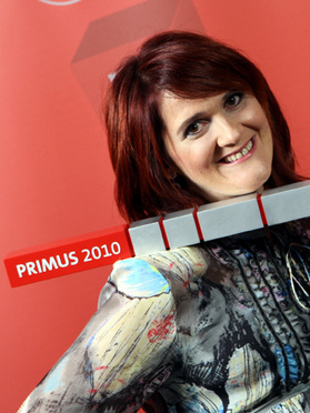 Great Lengths gewinnt Primus 2010 - Anita Lafer mit Preis (&copy; Kleine Zeitung)