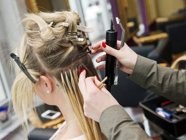 aber Miene hat das große Los gezogen:  (&copy; &copy; Great Lengths)