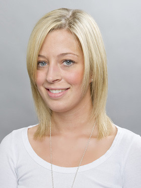 Miene vor der Verlängerung Ihrer Haare:  (&copy; &copy; Great Lengths)