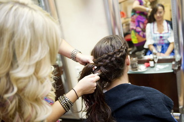 Auch im Zopf getragen, wirkt die Frisur traumhaft:  (&copy; &copy; Great Lengths)