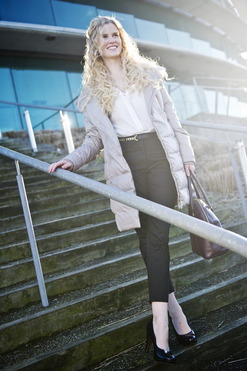 Wintersonne: Strahlend wie die Wintersonne zeigt sich Marlene im neuen Look. (&copy; &copy; Great Lengths)