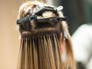 Strähnen in acht verschiedenen Farbtönen:  (&copy; &copy; Great Lengths)