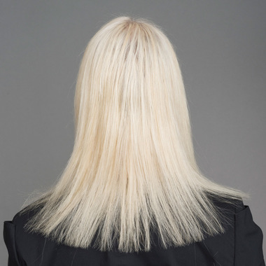 Besonders am Hinterkopf fehlte es Maria an Volumen:  (&copy; &copy; Great Lengths)