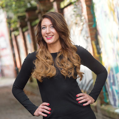 Carmen mit neuer Länge und wundervollem Volumen:  (&copy; &copy; Great Lengths)