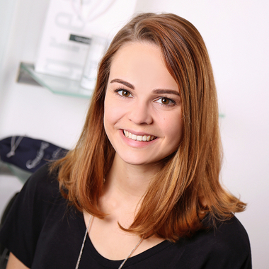 Emily - vorher:  (&copy; &copy; Great Lengths)