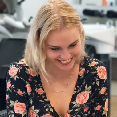 Nadja vor der Haarverlängerung:  (&copy; &copy; Great Lengths)