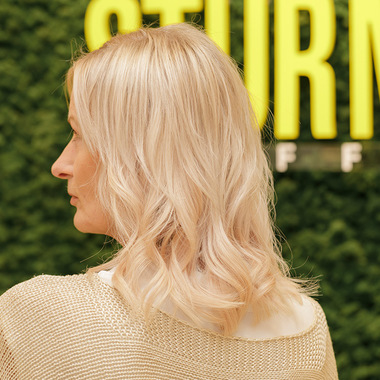 Mehr Volumen und Länge für Gisela:  (&copy; &copy; Great Lengths)