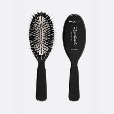 ACCA KAPPA BRUSH OVAL (&copy; Great Lengths)