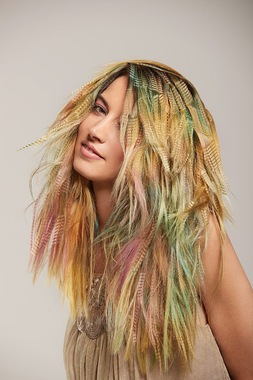 LOOK 7 - KS1D2938:  (&copy; &copy; Great Lengths)