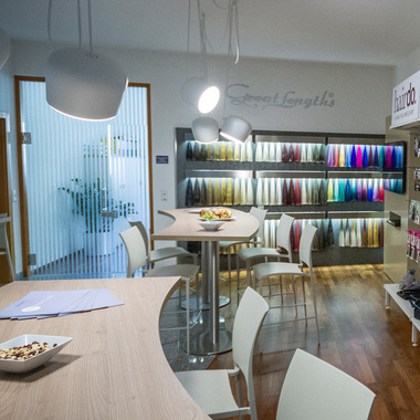 Showroom:  (&copy; &copy; Great Lengths)