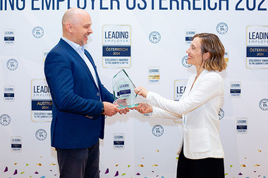 LEADING EMPLOYER (&copy; Great Lengths)