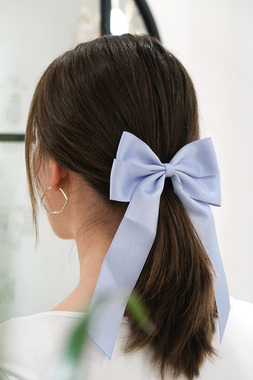 Haarschleife Blue:  (&copy; &copy; Great Lengths)