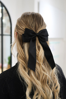 Haarschleife Black:  (&copy; &copy; Great Lengths)