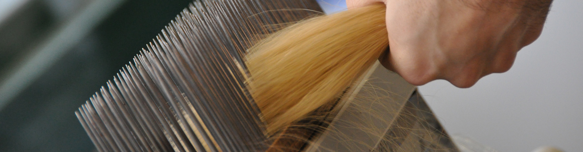 Die aufwendige Verarbeitung zu wertvollen Extensions (&copy; Great Lengths)