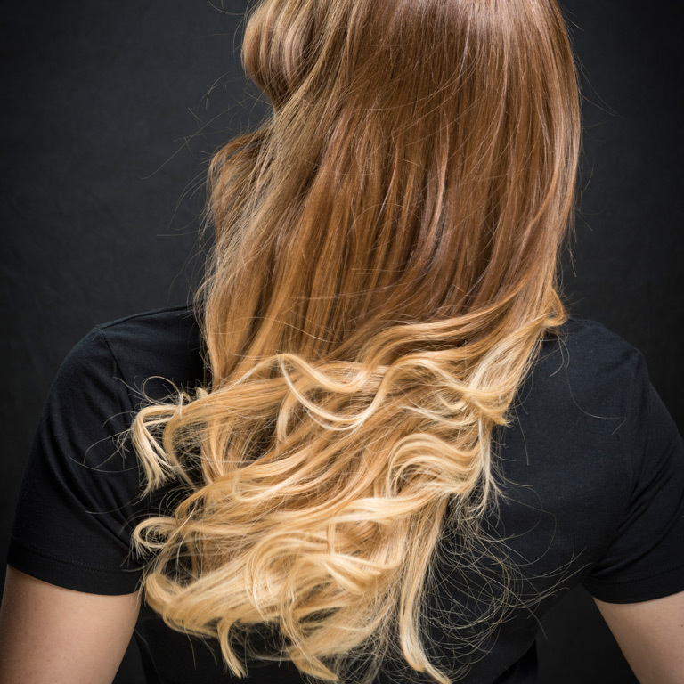 Wundervoller Farbverlauf mit Extensions in der Farbe BRONDE (&copy; Great Lengths)
