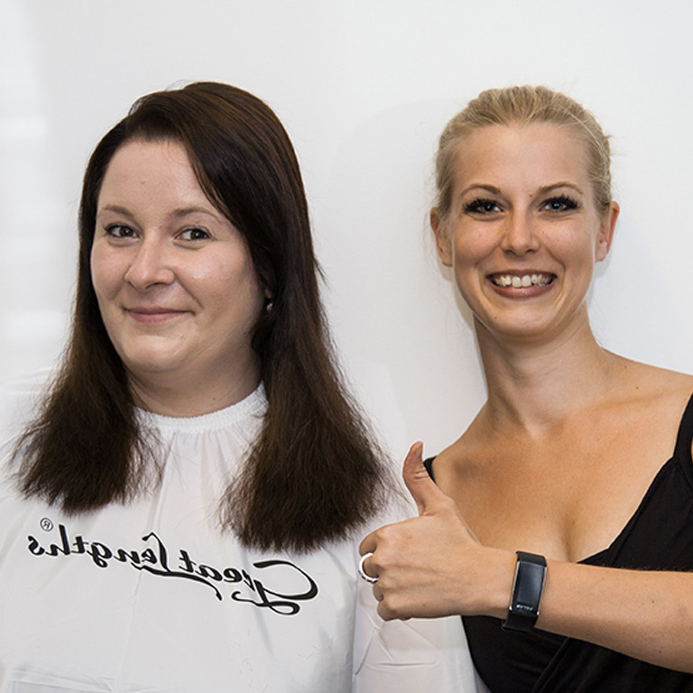 Stylistin Mona Tubenthal mit Stephanie (&copy; Great Lengths)