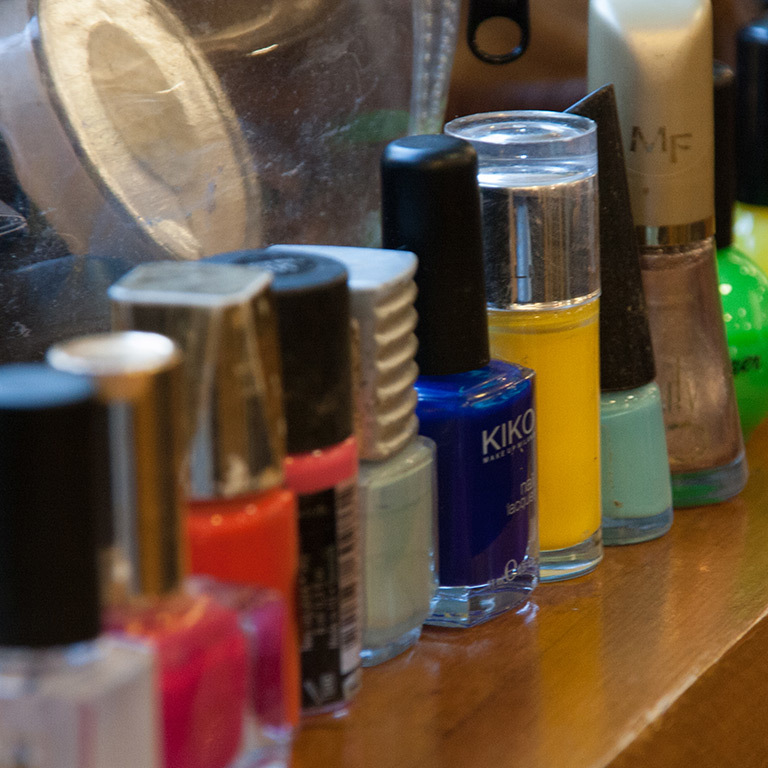 Nagellacke in vielen Farben (&copy; Great Lengths)