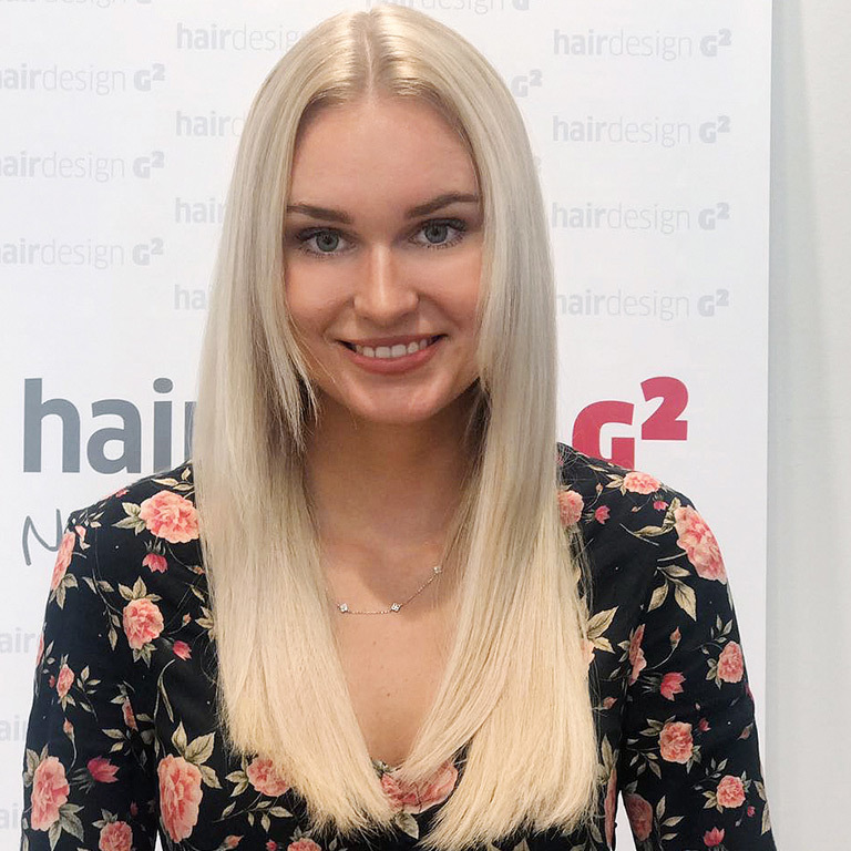 Nadja mit neuen Extensions (&copy; Great Lengths)