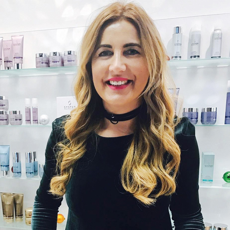 Stylistin Resmie Gashi von hairdesign G2 (&copy; Great Lengths)