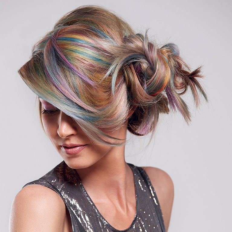 Toupierte Haaransätze verleihen der Haarpracht mehr Volumen. (&copy; Great Lengths)