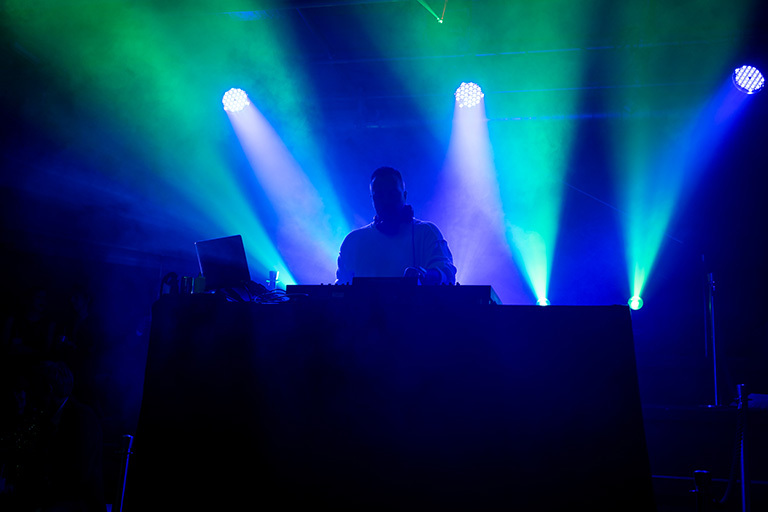 Party bis tief in die Nacht - 221030-GL-my_first_experience-1553 (&copy; Great Lengths)