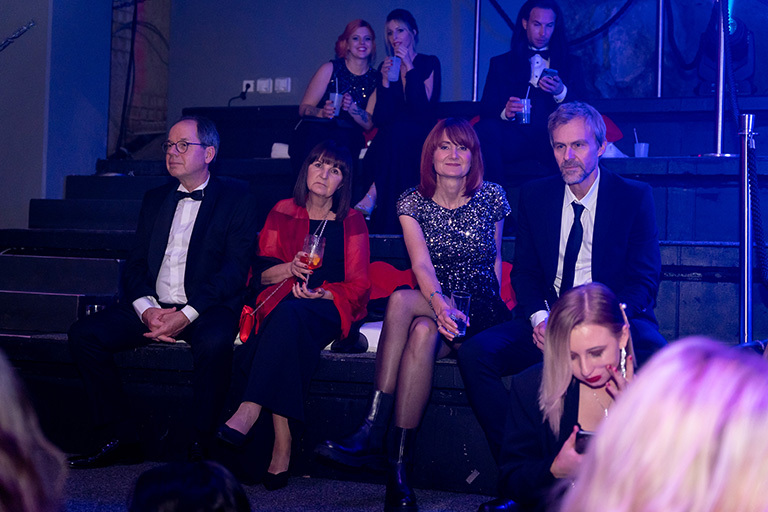 Party bis tief in die Nacht - 221030-GL-my_first_experience-1607 (&copy; Great Lengths)