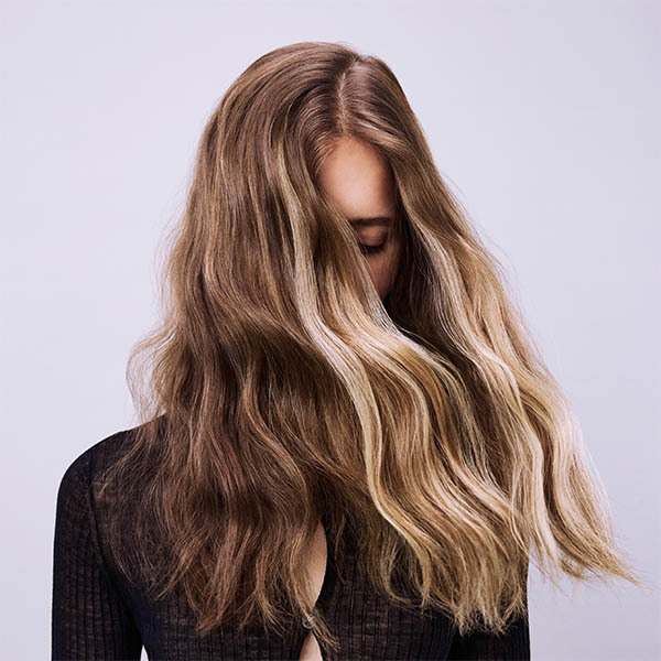 Beyond Classic Beauty q-01 (&copy; Great Lengths)