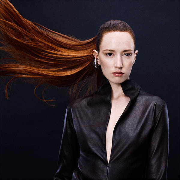 Beyond Classic Beauty q-03 (&copy; Great Lengths)